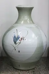 Large stoneware vase by Peter Collis, sold Oct 2012
