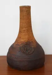 Stoneware flagon by Len Castle, sold Oct 2012
