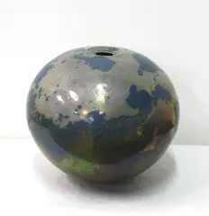 Silver lustre form by Ray Rogers, sold May 2012