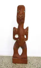Pakariki Harrison, Carved kauri pouwhakairo figure