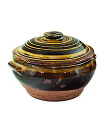 Slipware casserole dish and cover by Winchcombe Pottery, sold Jun 2011