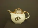 Roy Cowan, Stoneware teapot