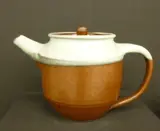 Roy Cowan, Stoneware teapot