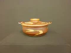 Harry & May Davis, Crowan Pottery small lidded casserole dish