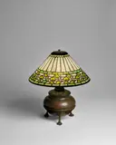 Swirling Leaf Geometric Table Lamp by Tiffany Studios, sold Dec 2022