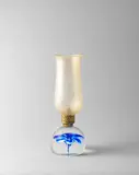 Table lamp, model no. 850.7 by Paolo Venini, circa 1968, Sommerso glass, corosso glass with applied gold leaf, brass, sold Apr 2022