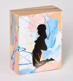 Thomas Virnich, Abendschau, 1993, Holzkasten, mit Ölfarbe bemalt, an einer Seite die ausgestanzte Silhouette eines Frauenakts
