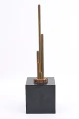 István Beöthy, Aranysor, 1919, Bronze, braun patiniert, und Kupfer