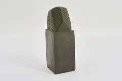 Rainer Kriester, Stele VIII, 1984, Bronze, grün-braun patiniert