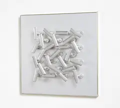 Rolf Glasmeier, Kaufhaus-Objekt, 1971, Ganzoliven (Fenstergriffe) auf Eloxplatte auf Sperrholz
