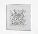 Rolf Glasmeier, Kaufhaus-Objekt, 1971, Ganzoliven (Fenstergriffe) auf Eloxplatte auf Sperrholz