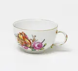 Kpm, Tasse mit Blumenbouquet, Porzellan, farbig staffiert
