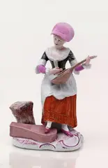 Lautenspielerin by Fürstenberg, Porzellan, farbig staffiert, sold Oct 2011