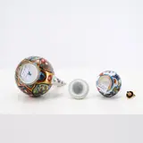 Meissen, Miniaturflakon und Extraktkännchen im Imari-Stil, Porzellan, unterglasurblaue Bemalung, polychromer Aufglasurdekor, gold staffiert.