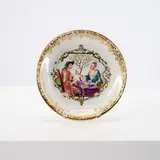 Meissen, Unterschale mit Hausmaler-Dekor, Datierung: Porzellan um 1720, Bemalung um 1730/1740