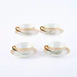 Royal Copenhagen, Vier Teetassen mit Untertassen 'Flora Danica', Porzellan, polychrom und gold staffiert.