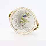 Royal Copenhagen, Runde Korbschale 'Flora Danica', Porzellan, polychrom und gold staffiert.