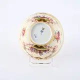 Meissen, Große Kumme mit Chinoiserien, Porzellan, polychrom und gold staffiert.