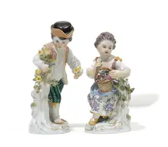 Zwei Gärtnerkinder by Meissen, Porzellan, farbig und gold staffiert, sold Nov 2013
