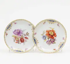 Paar Teller Blumendekor by Kpm, Porzellan, farbig und gold staffiert, sold Jun 2014