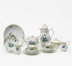 Meissen, Kaffeeservice mit Watteauszenen, Porzellan, grün und gold staffiert