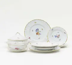 Restservice Blumendekor by Kpm, Porzellan, farbig und gold staffiert, sold Jun 2014