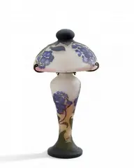 Cristallerie Daum, Große Lampe mit Hortensien, Farbloses Glas, milchig weiß und rosafarben hinterfangen