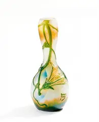 Vase mit Trichterwinde by Cristallerie Daum, Farbloses Glas, milchig weiß hinterfangen mit orangefarbenen und grünen Pulvereinschmelzungen, sold Nov 2014