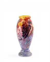 Vase 'Vigne et escargots' by Cristallerie Daum, Farbloses Glas mit gelben und violetten Pulvereinschmelzungen, sold Nov 2014