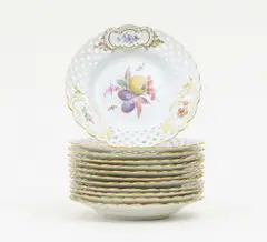 12 Dessertteller Obstdekor by Meissen, Porzellan, farbig und gold staffiert, sold Jun 2014