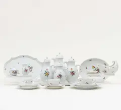 Restservice Blumendekor Relief und Glatt by Nymphenburg, Porzellan, farbig staffiert, sold Jun 2014