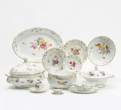 Meissen, Speiseservice Blumendekor, Porzellan, farbig und gold staffiert