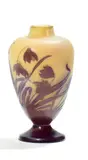 Vase mit Blausterndekor by Émile Gallé, Farbloses Glas, milchig gelbweiß hinterfangen, sold Nov 2014