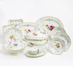 Meissen, Speiserestservice mit Blumen und Insektendekor, Porzellan, farbig und gold staffiert