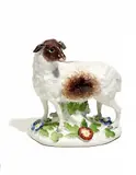Kleines Schaf by Meissen, Porzellan, farbig staffiert, sold May 2015