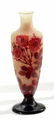 Große Vase mit Rosendekor by Émile Gallé, Farbloses Glas, milchig weiß und gelb hinterfangen, sold May 2015