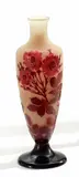 Große Vase mit Rosendekor by Émile Gallé, Farbloses Glas, milchig weiß und gelb hinterfangen, sold May 2015