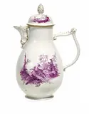 Kaffeekanne mit feiner Jagdszene by Meissen, Porzellan, Darstellung in Purpur-Camaieu, Golddekor, sold May 2015