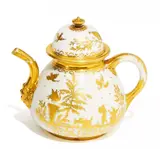 Teekanne mit Goldchinesen by Meissen, Porzellan mit radiertem Golddekor, sold Nov 2015