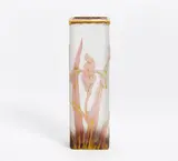 Vierkantvase mit Orchideendekor und Schmetterling by Cristallerie Daum, Farbloses mattgeätztes Glas, sold Jan 2016