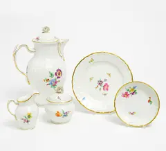 Kaffeeservice Blumendekor by Kpm, Porzellan, farbig und gold staffiert, sold Jan 2016