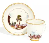 Bechertasse und Unterschale mit Kauffahrteiszene bzw. Landschaft by Meissen, Porzellan, farbig und gold staffiert, sold May 2016