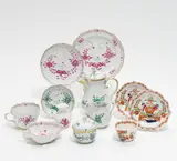 41 Teile aus Einem Service Indianische Blume by Meissen, Porzellan, grün, purpurn, farbig und gold staffiert, sold Jan 2017