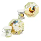Rozenburg, Zwei Mokkatassen und Untertassen mit Hahn bzw. Pfau, 1908, Eierschalenporzellan mit polychromem Dekor