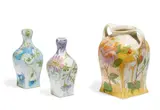 Rozenburg, Eine Kleine Balustervase mit Rosen & Zwei Miniaturvasen mit Windenblüten