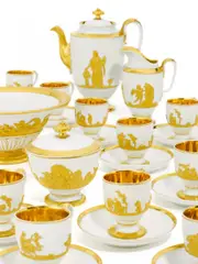 Meissen, Kaffeeservice mit antikisierendem Reliefdekor Stil Empire, Porzellan und Bisquitporzellan, Dekor in Matt- und Glanzgold
