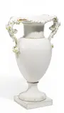 Kpm, Monumentale Vase mit Narzissenzier, Porzellan, farbig und gold staffiert