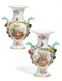 Paar Vasen mit Watteauszenen by Meissen, Porzellan, farbig und gold staffiert, sold Nov 2016