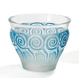 Vase mit Widderdekor by René Lalique, Farbloses Glas, hellblau patiniert, sold Nov 2016