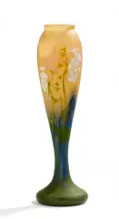 Große Balustervase mit Primeln by Cristallerie Daum, 1919, Farbloses Glas mit milchig gelben, rosafarbenen und blauen Pulvereinschmelzungen, sold May 2017